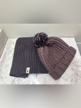 The North Face Purple Cozy Chunky Beanie and Matching Infinity Scarf
